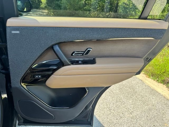 Used 2023 Santorini Black Metallic Land Rover SE image 15