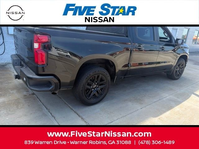 Used 2020 Black Chevrolet Custom image 9
