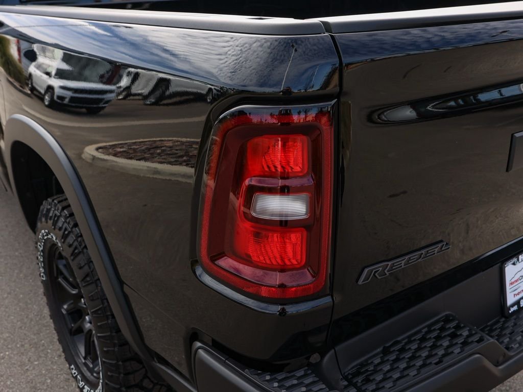 New 2026 Diamond Black Crystal Pearl-Coat Exterior Paint RAM Rebel image 6