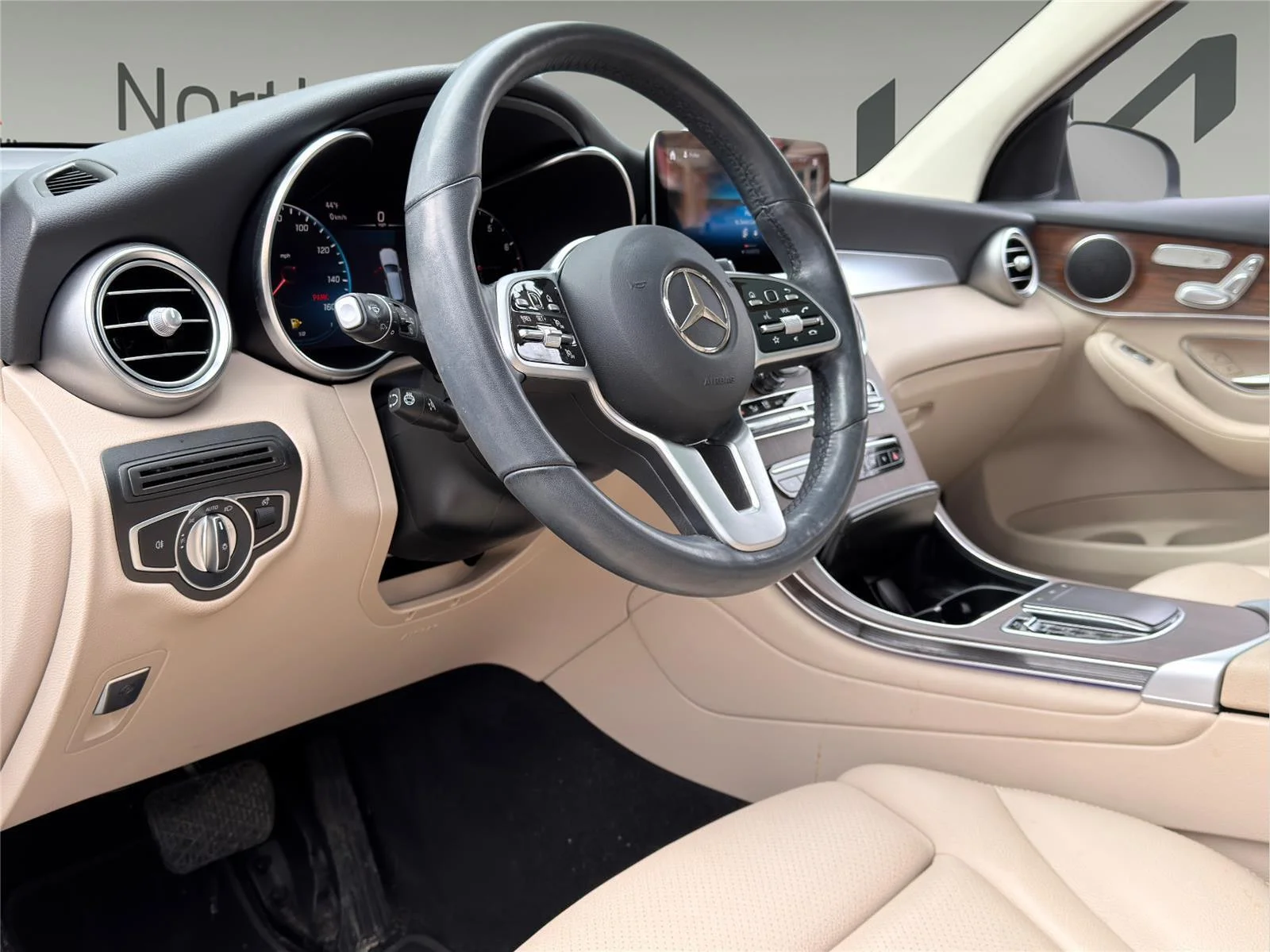 Used 2022 Selenite Grey Metallic Mercedes-Benz GLC 300 image 11