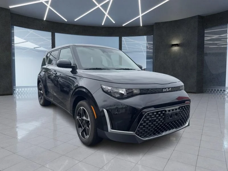 2023 Kia Soul 2.0L EX 6 IVT's photo