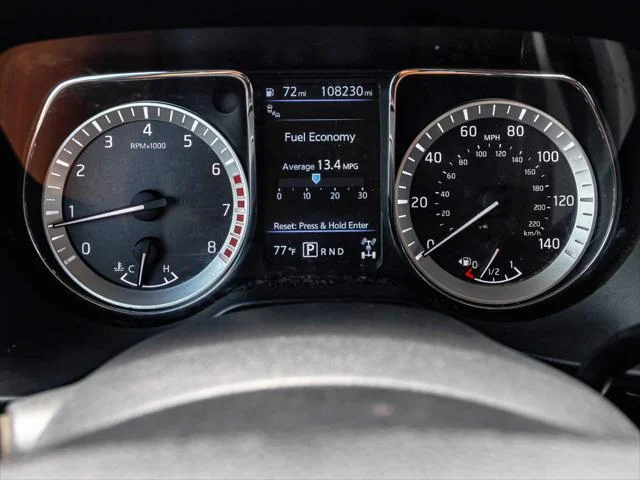 Used 2019 Silver Nissan PRO-4X image 14