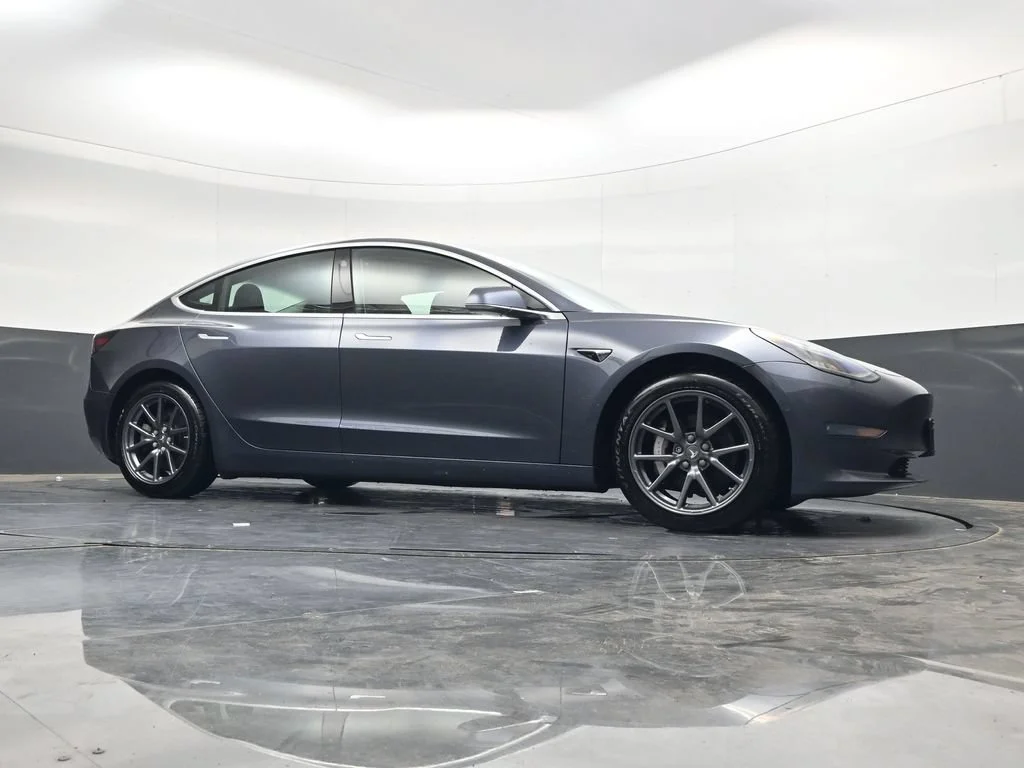 Used 2020 Midnight Silver Metallic Tesla Long Range image 30