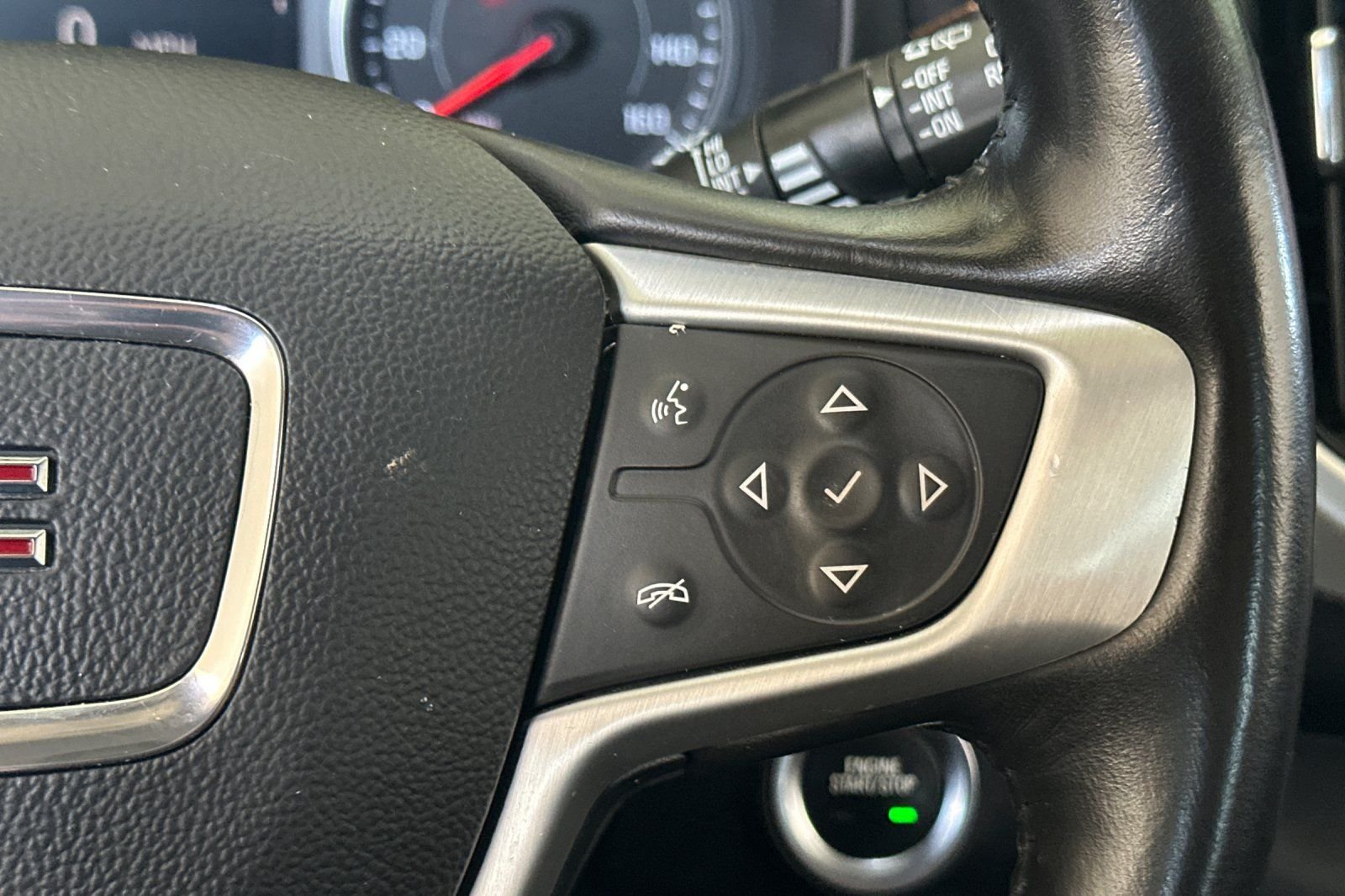Used 2021 Gray GMC SLT image 27