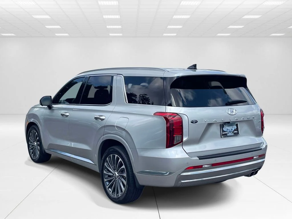 Used 2024 Silver Hyundai Calligraphy image 4