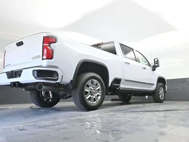 New 2026 Polar White Tricoat Chevrolet High Country image 18