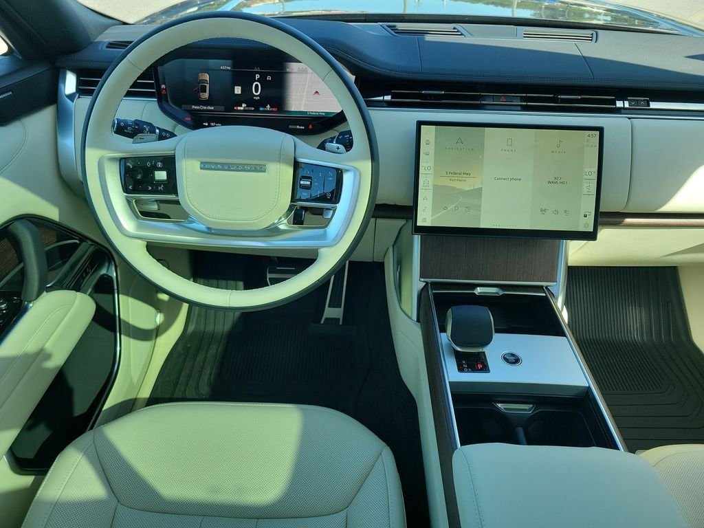 New 2026 Charente Grey LAND ROVER SE image 18