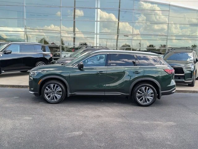 New 2027 DEEP EMERALD INFINITI LUXE image 2
