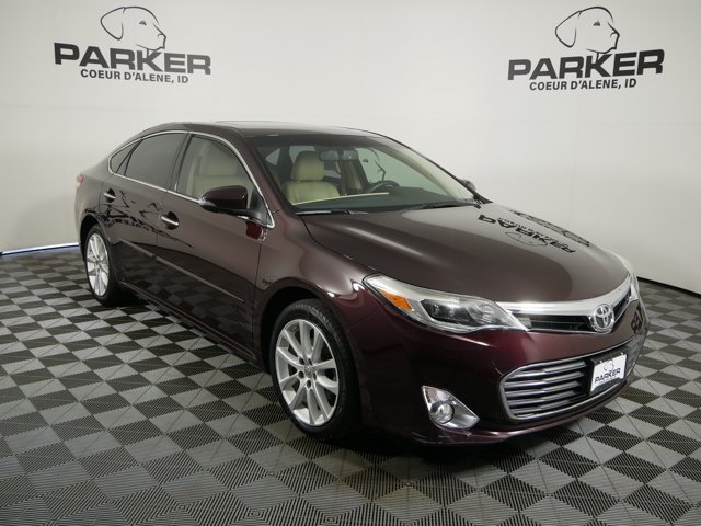 Used 2015 Sizzling Crimson Mica Toyota Limited image 4