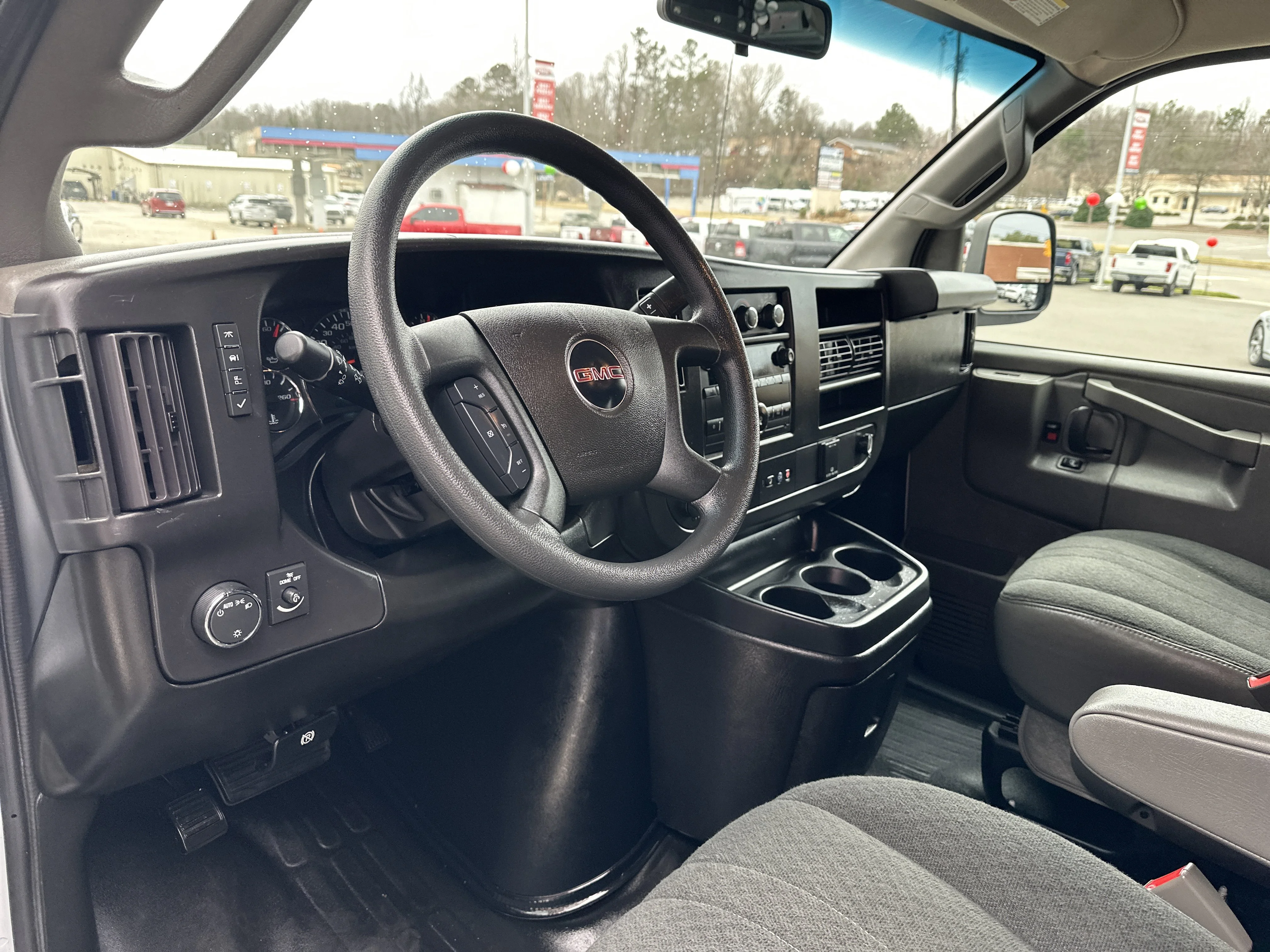 2023 GMC Savana Cargo Work Van - Photo 15
