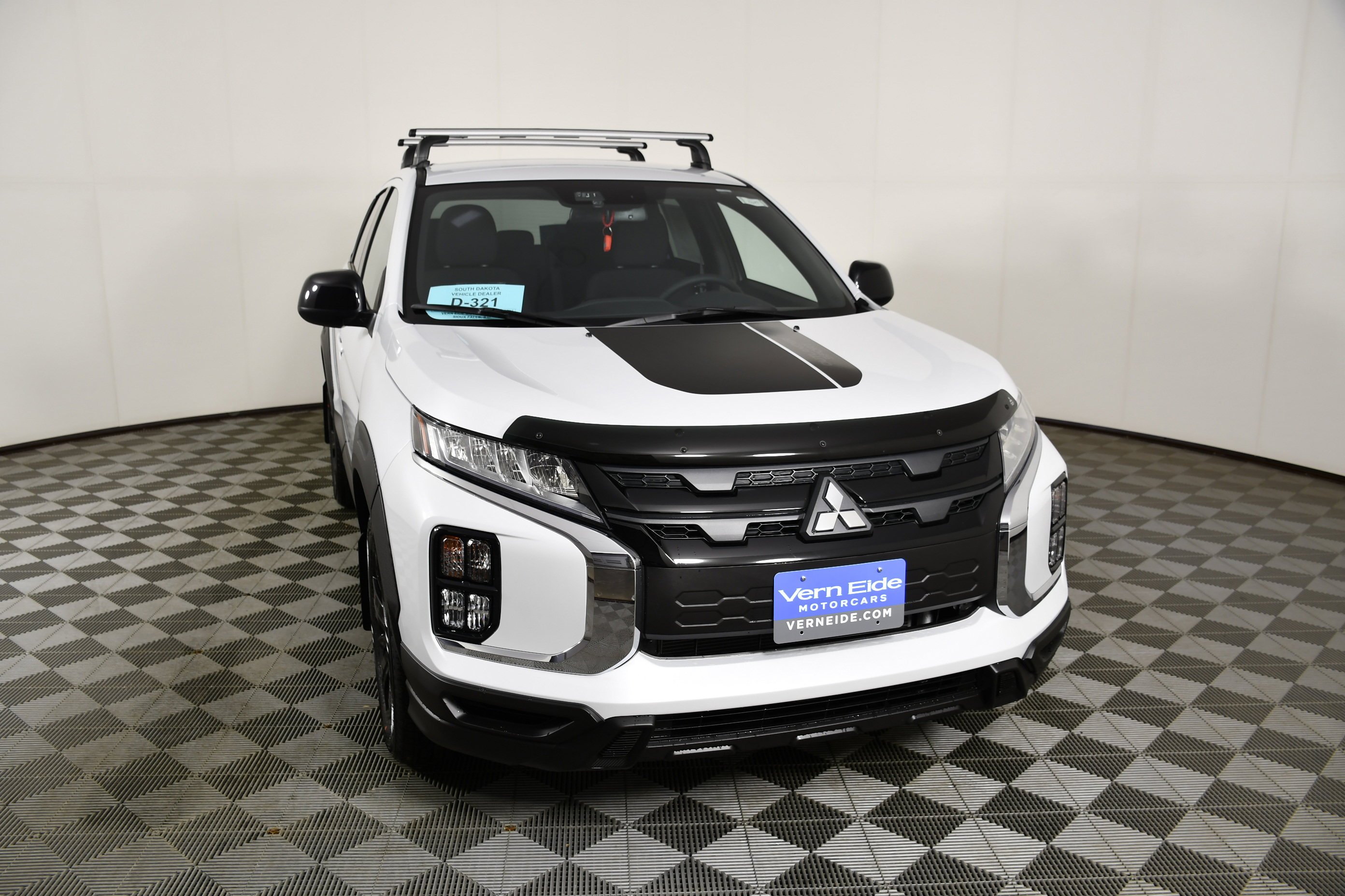 New 2026 White Diamond Mitsubishi Trail Edition image 3