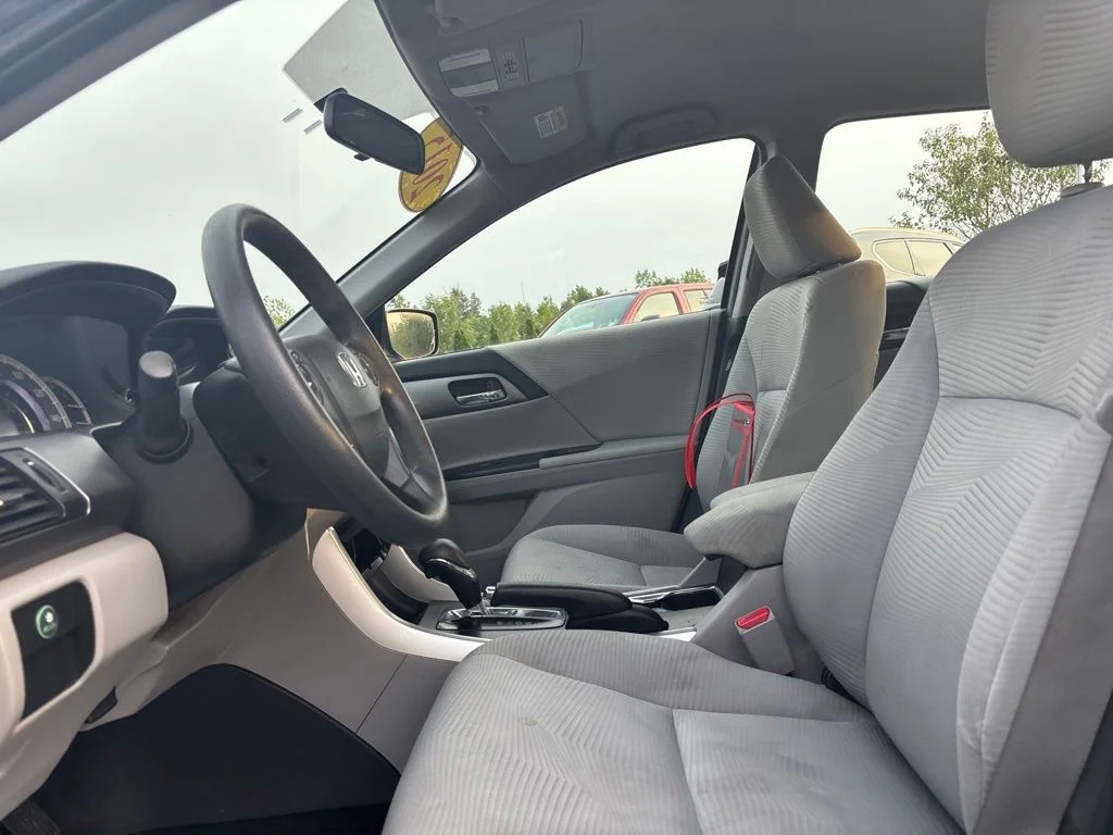 Used 2015 Silver Honda LX image 10