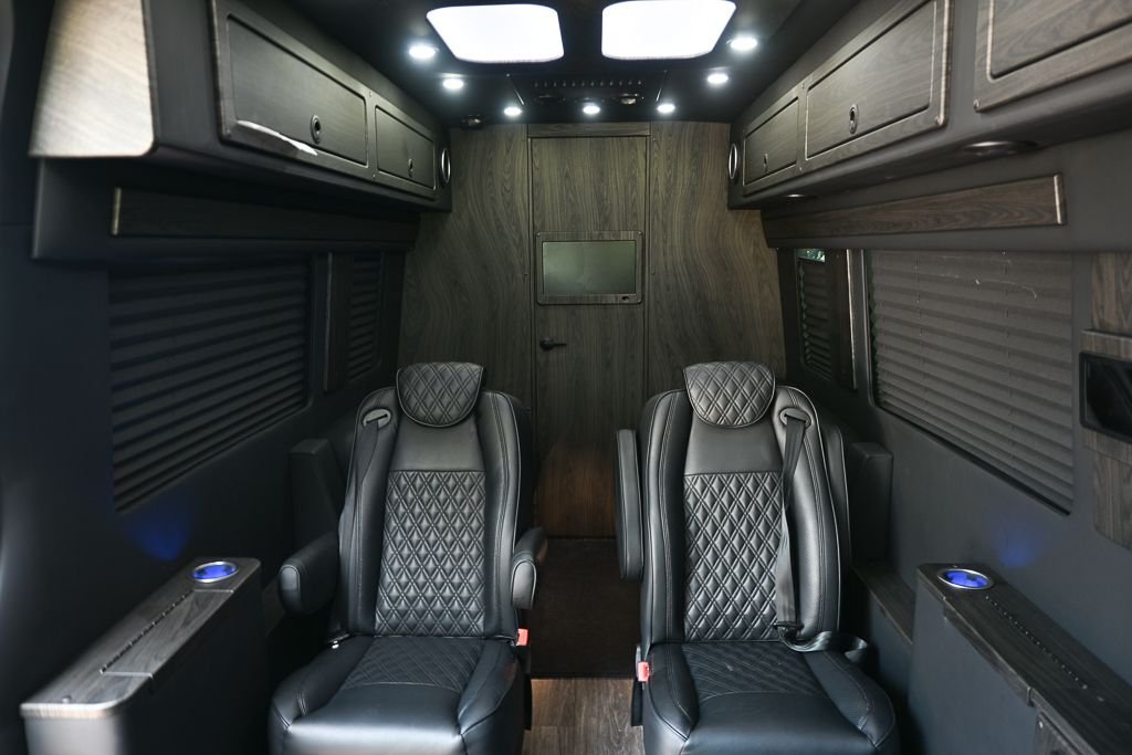 Used 2025 Black OG Luxury Coach VCB10OB image 19