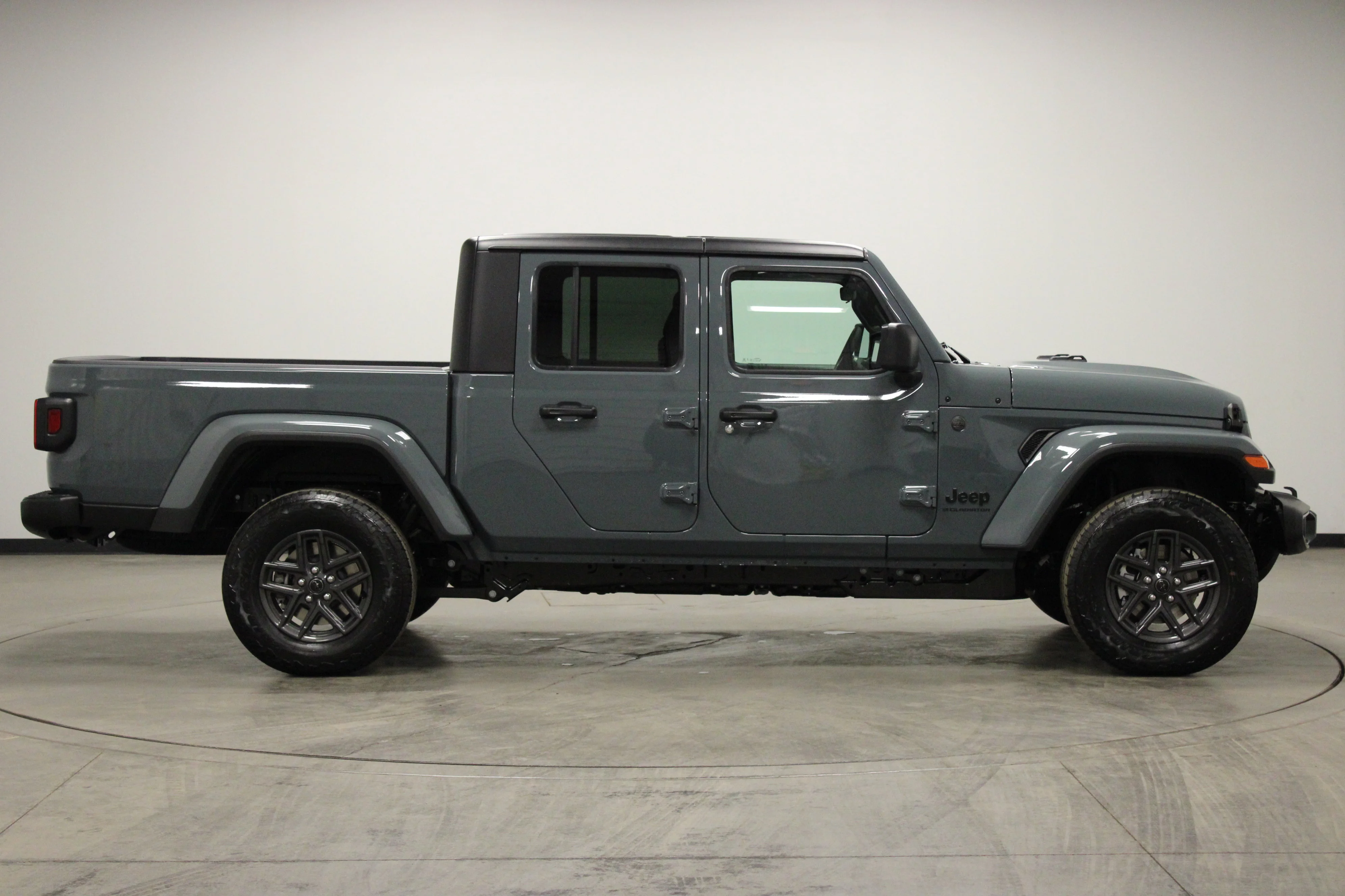 New 2026 Anvil Clear-Coat Exterior Paint Jeep Sport S image 9