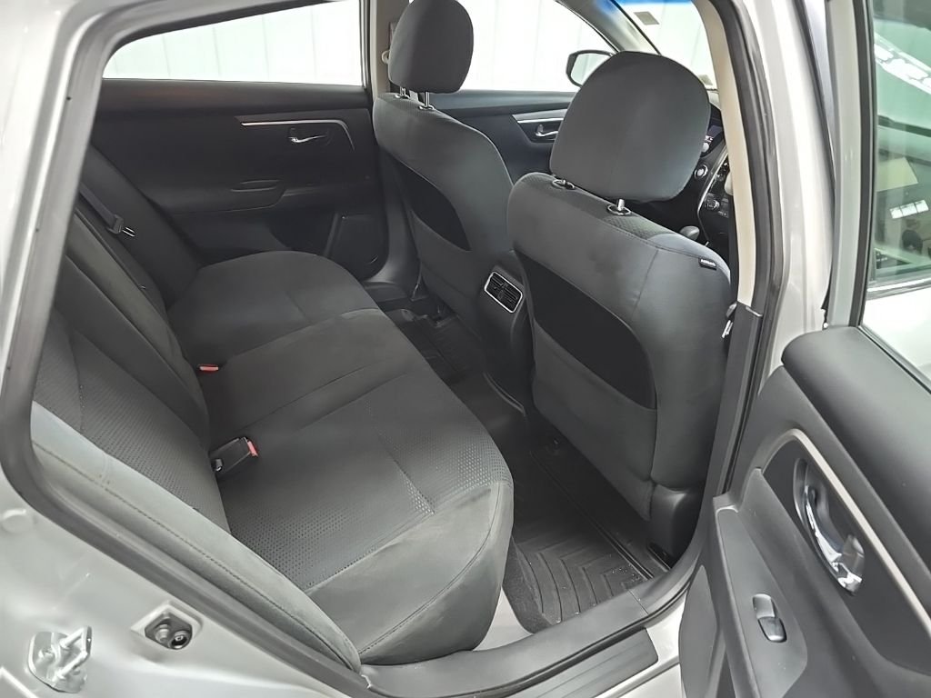 Used 2015 Silver Nissan 2.5 SV image 18