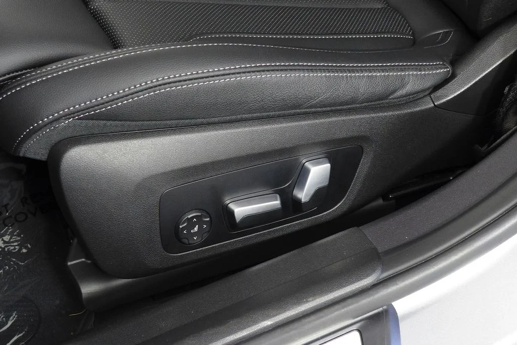Used 2023 Gray BMW 330i image 23