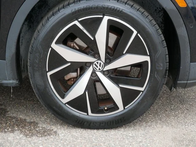 Used 2023 Deep Black Volkswagen Pro S image 9