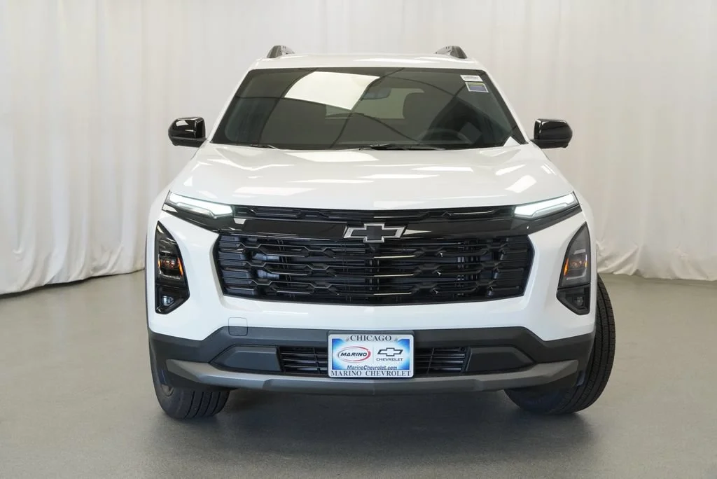 New 2027 Summit White Chevrolet LT image 32