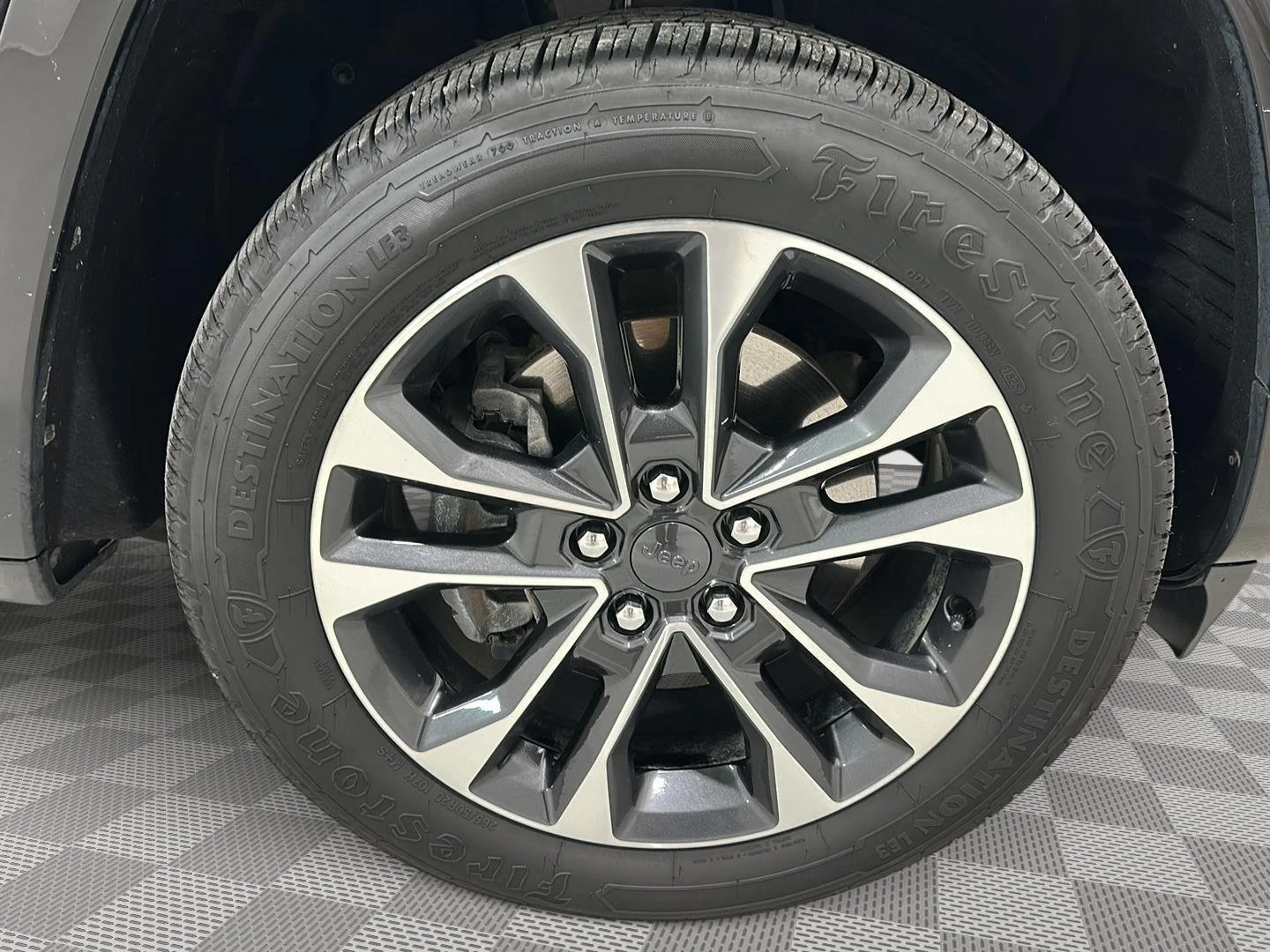 Used 2022 Diamond Black Crystal Pearlcoat Jeep Overland image 30
