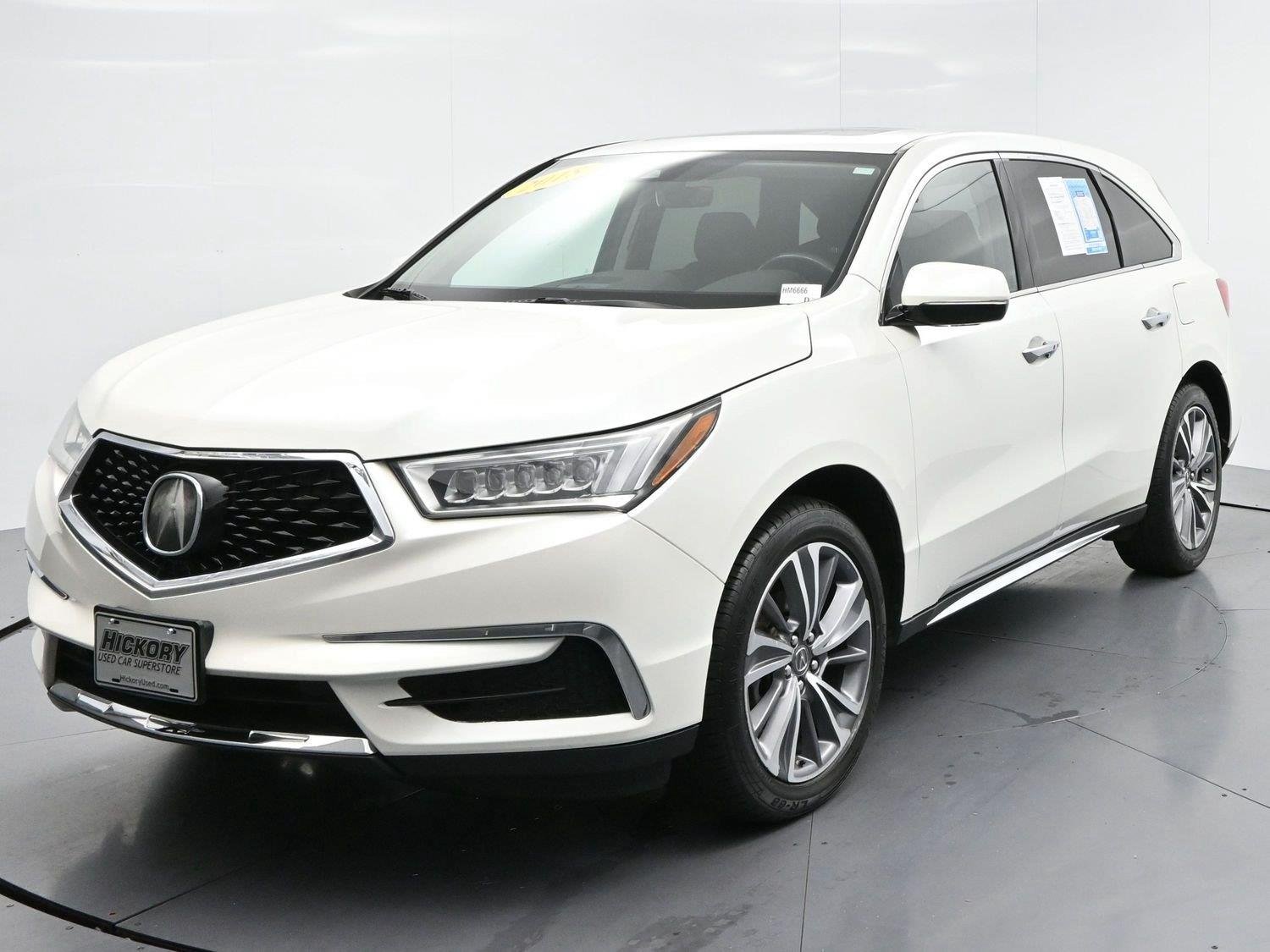 Used 2018 White Diamond Pearl Acura w/Technology Pkg image 3