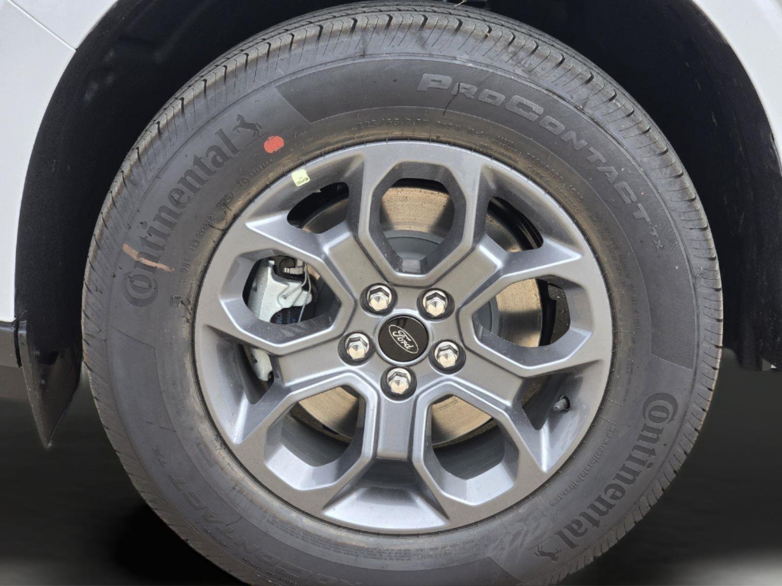 New 2026 Oxford White Ford XLT image 7