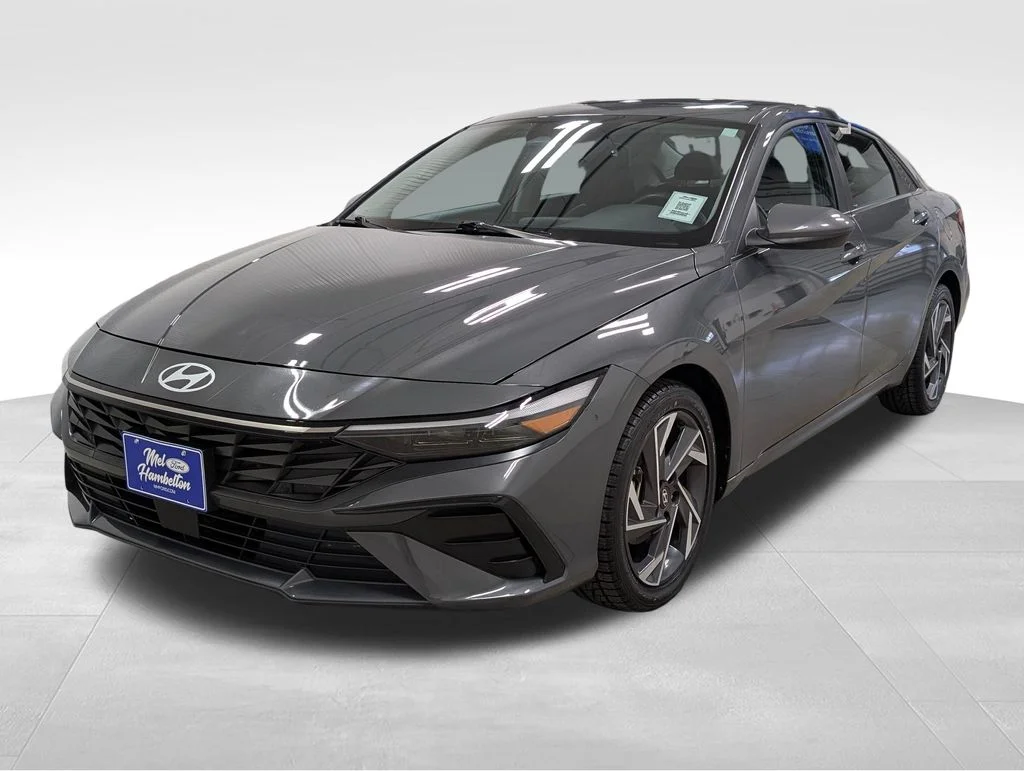 Certified Used 2025 Gray Hyundai SEL Convenience image 17
