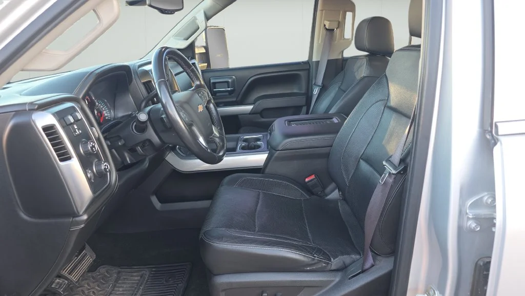 Used 2016 Silver Chevrolet LTZ image 17