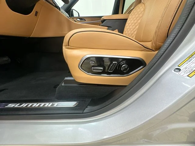 Used 2024 Silver Jeep Summit image 15