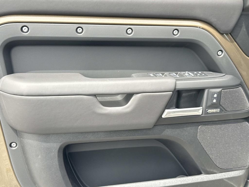 New 2026  Land Rover X-Dynamic SE image 20