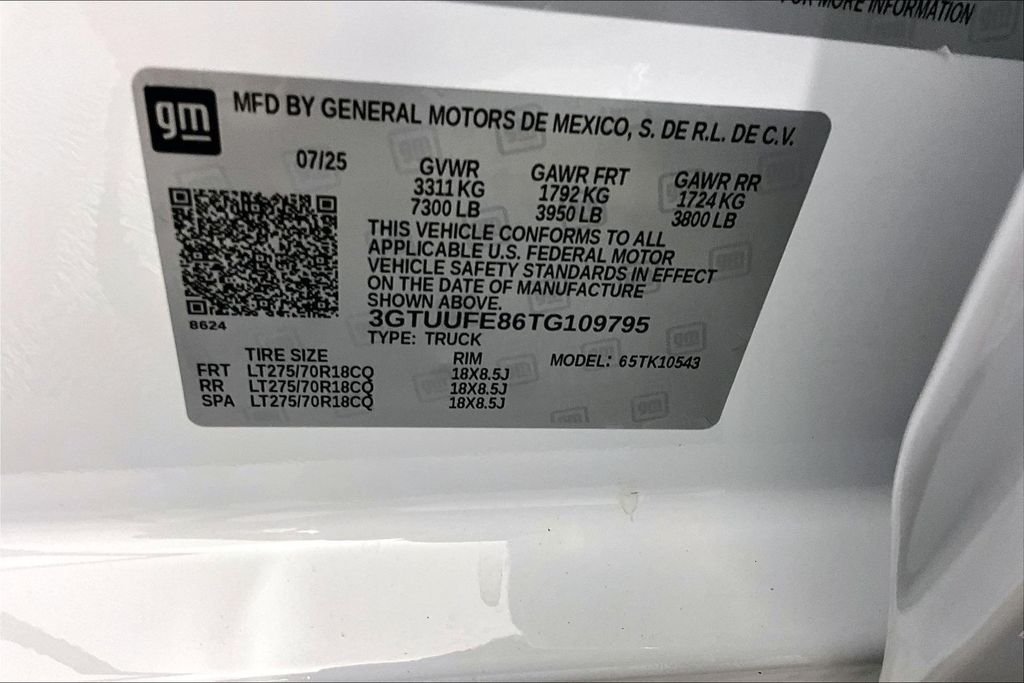 Used 2026 White GMC AT4X image 19