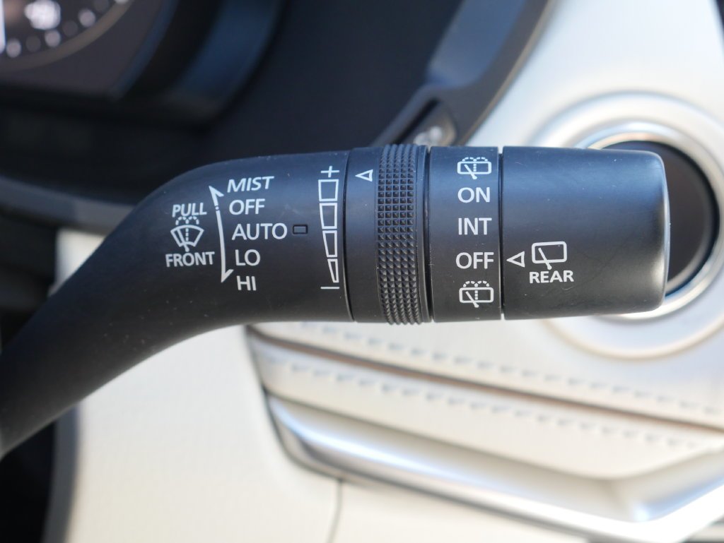 Certified Used 2024 White Mazda Premium Plus image 33
