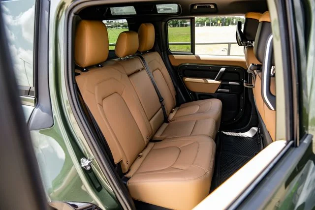 New 2026 Woolstone Green Land Rover X-Dynamic SE image 46