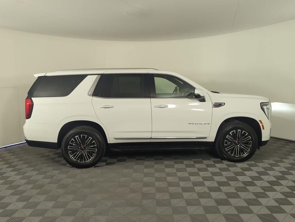 Used 2025 White GMC Elevation image 7