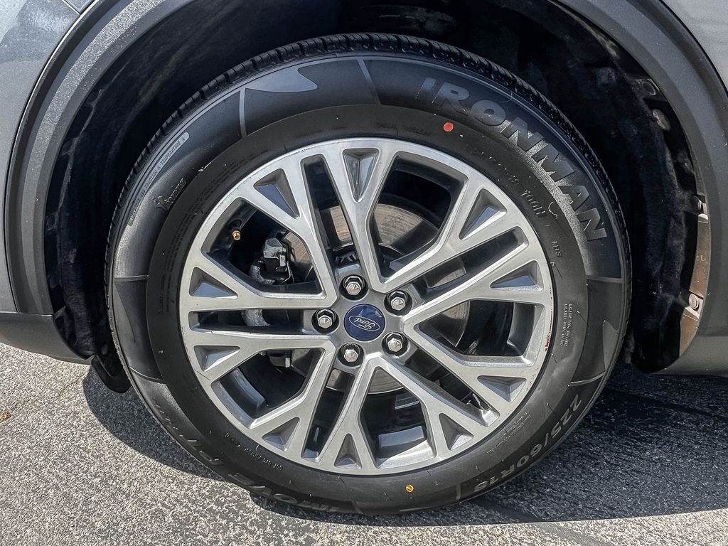 Used 2022 Gray Metallic Ford SEL image 10