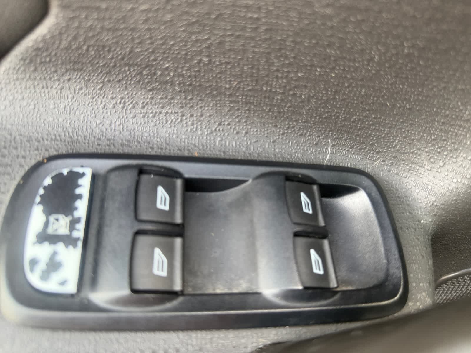 Used 2019 Magnetic Metallic Ford SE image 11