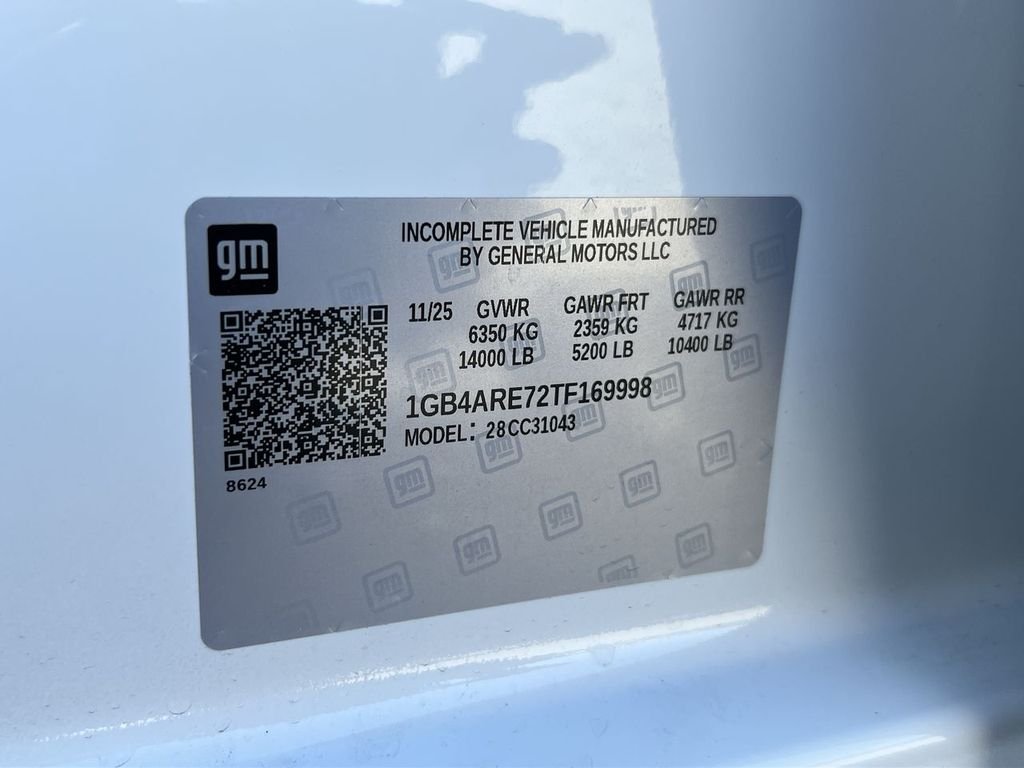 New 2026 Summit White Chevrolet Work Truck image 36