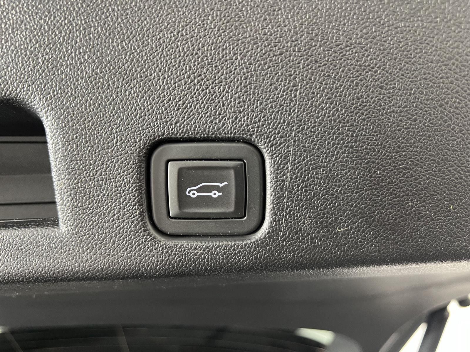 Used 2025 Sterling Gray Metallic Chevrolet AWD Z71 image 25