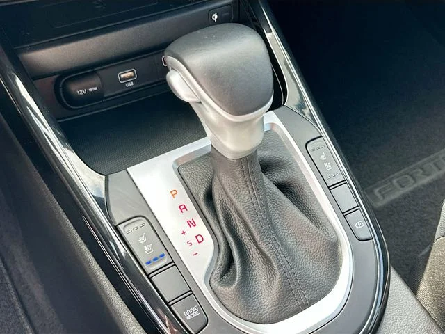 Used 2023 White Kia GT-Line image 17