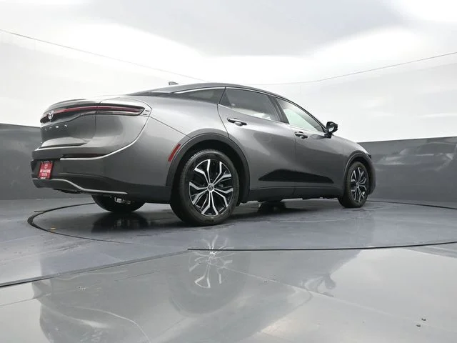 Used 2023  Toyota XLE image 35