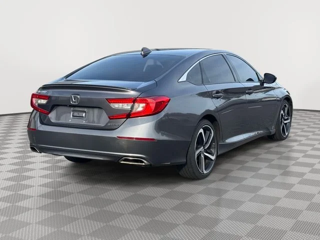 Used 2019  Honda Sport image 6