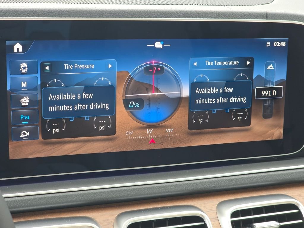 New 2026 MANUFAKTUR Ireland Mid Green Metallic Mercedes-Benz GLE 450 image 10