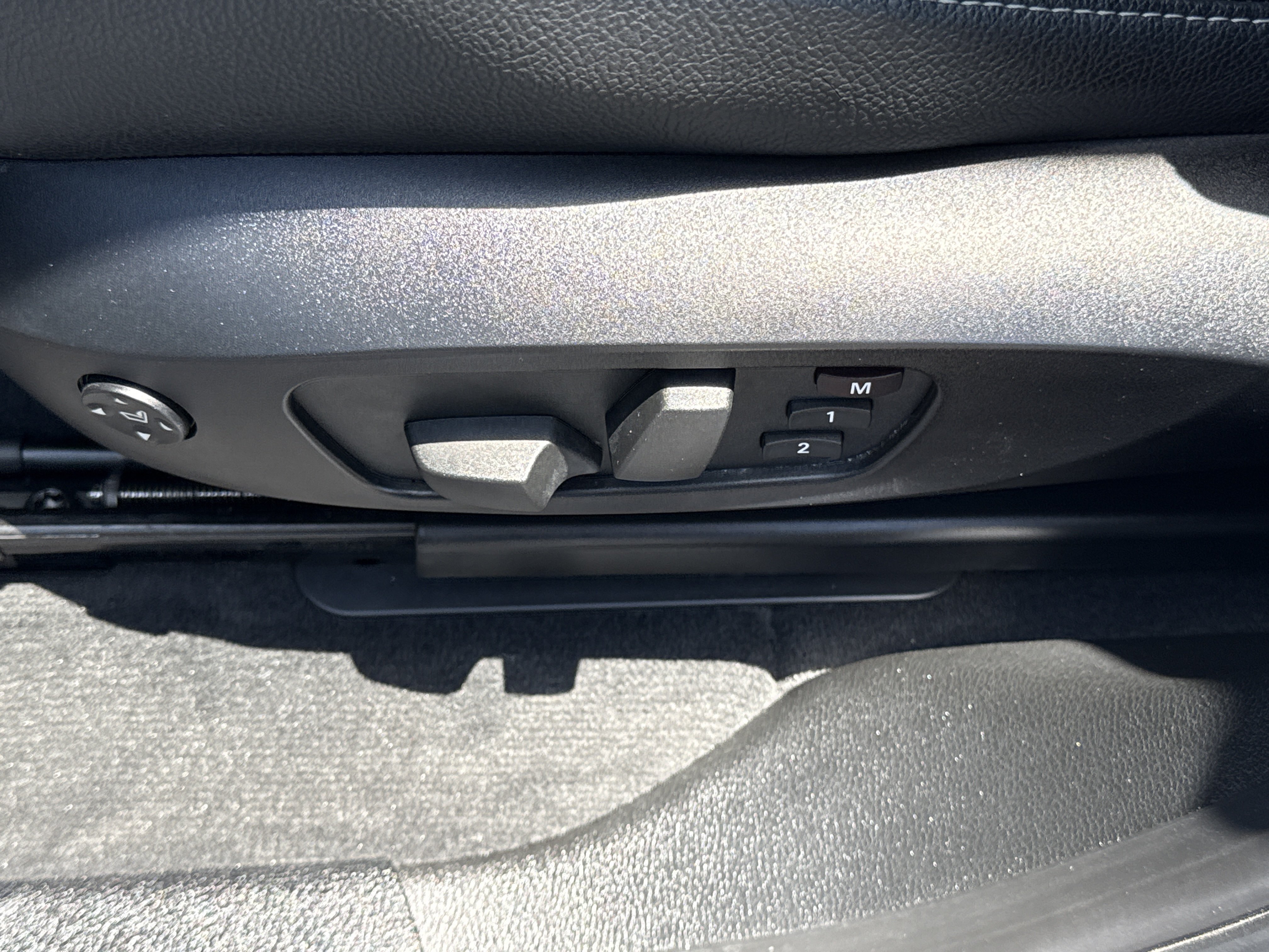 Used 2013 Blue Water Metallic BMW xDrive28i AWD image 18