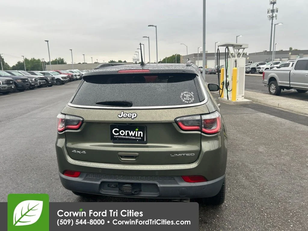 Used 2018 Olive Green Pearlcoat Jeep Limited image 10