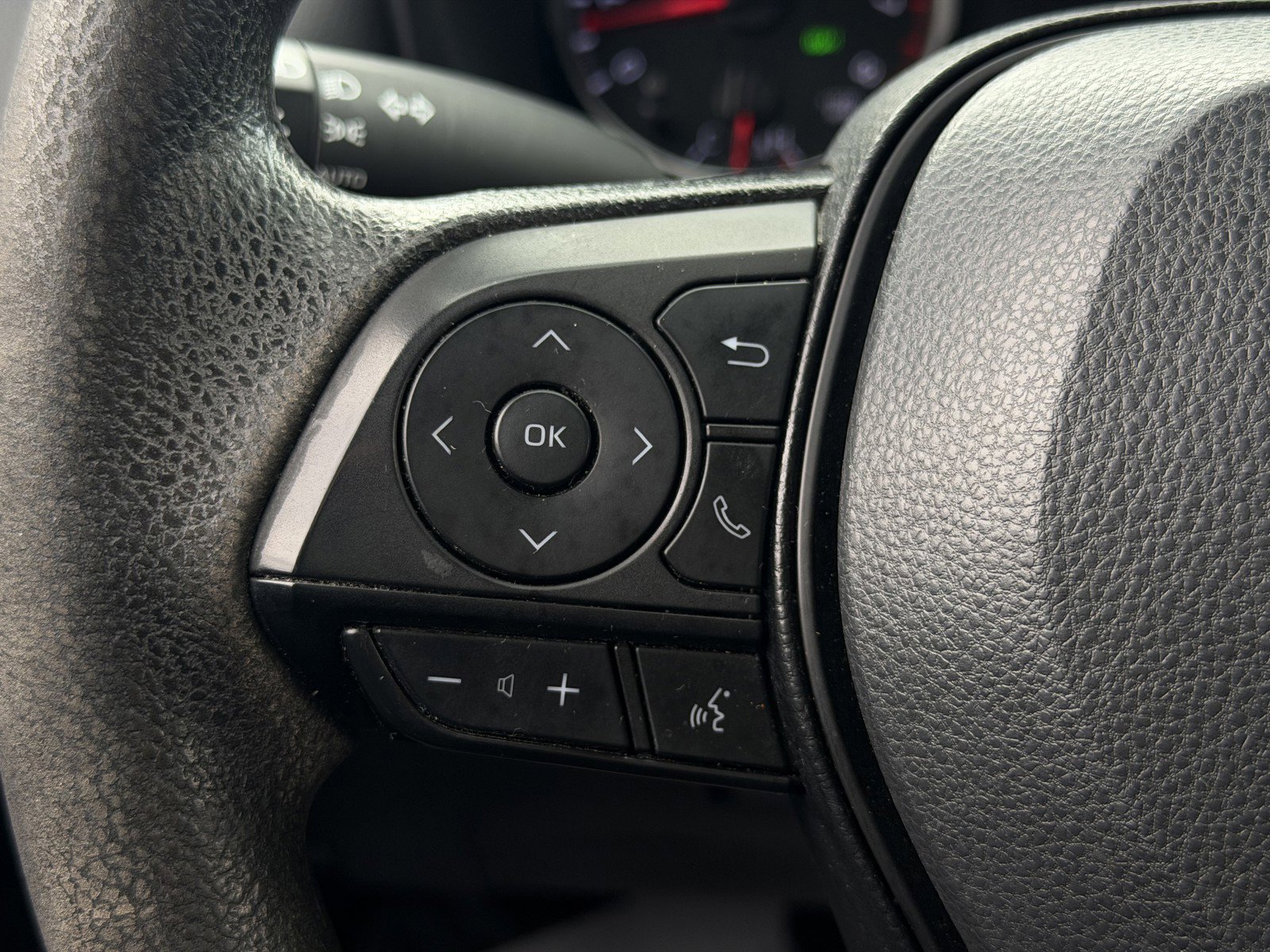 Used 2022 Lunar Rock Toyota XLE image 17