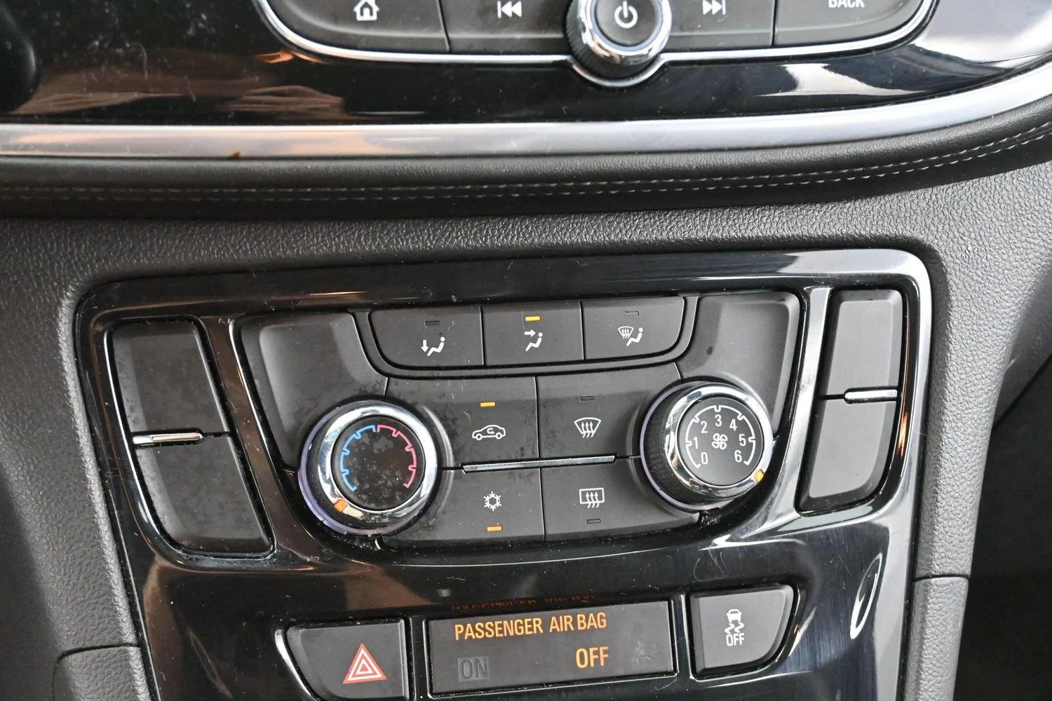 Used 2021 Summit White Buick Preferred image 21