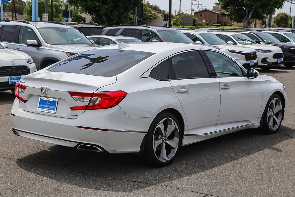 Used 2018 Platinum White Pearl Honda Touring image 8