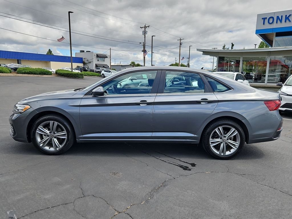 Used 2024 Platinum Gray Metallic Volkswagen 1.5T SE image 3
