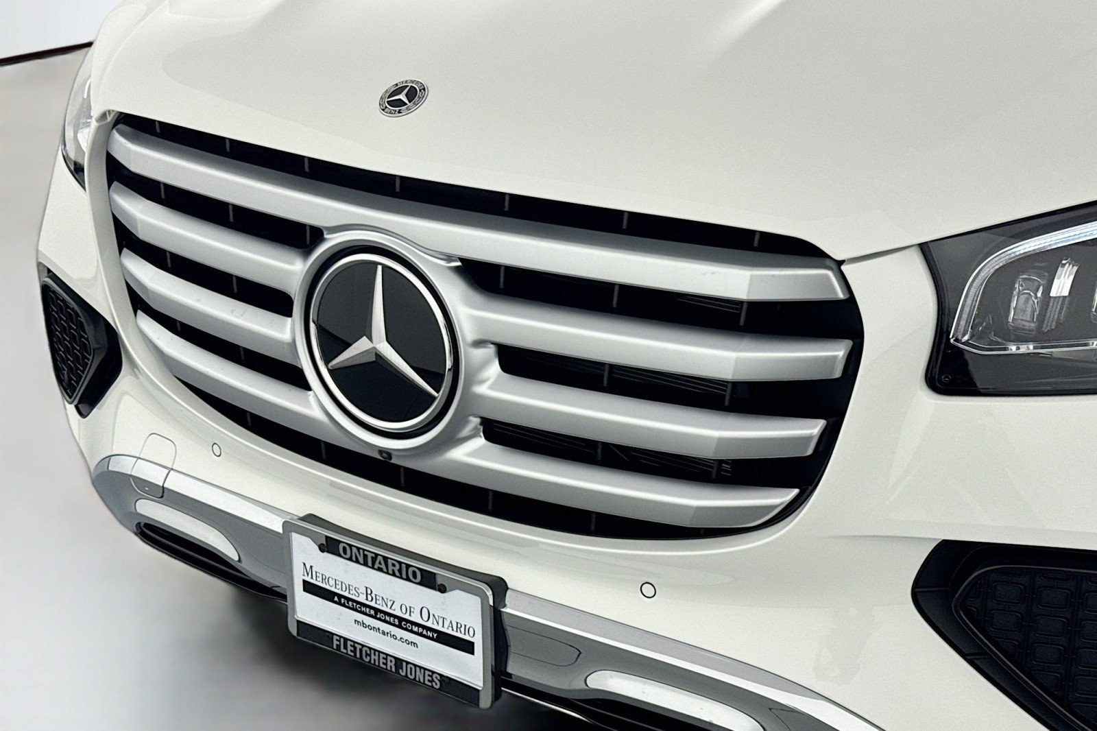 New 2026 Polar White Mercedes-Benz GLS 450 4MATIC® SUV image 13