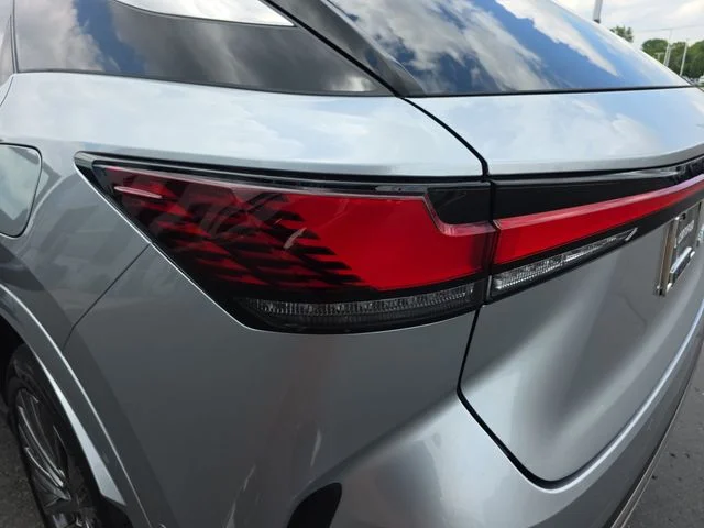 Used 2023 Iridium Lexus 350h Luxury image 34