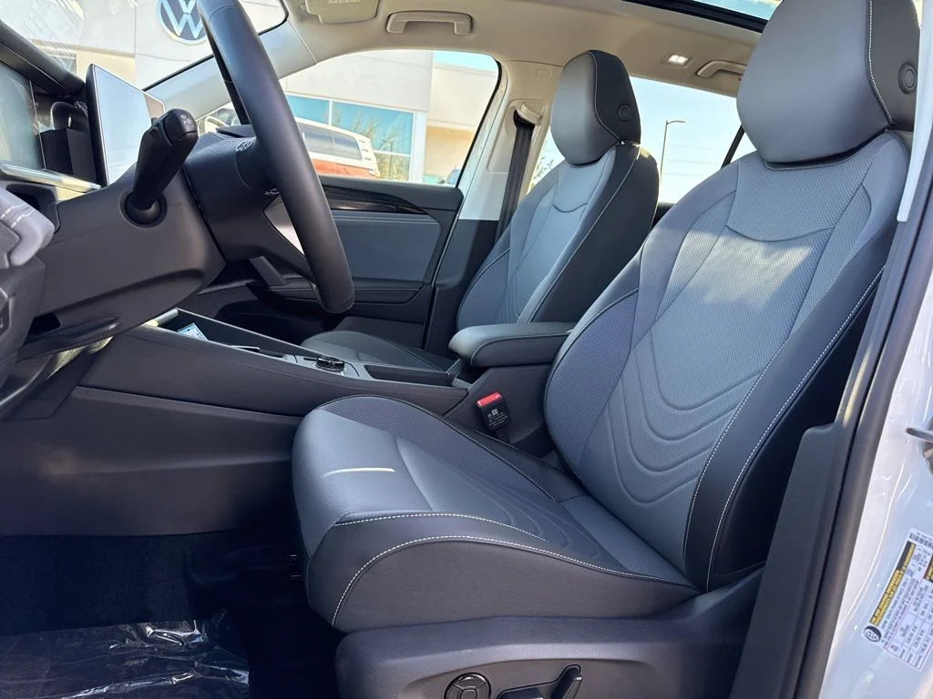 New 2026 White Volkswagen 2.0T SE image 9